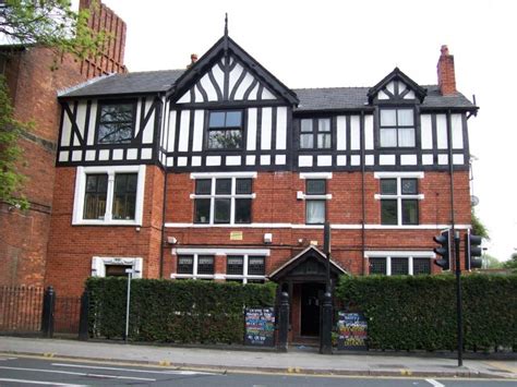 The Tudor House Pub (Wigan) .